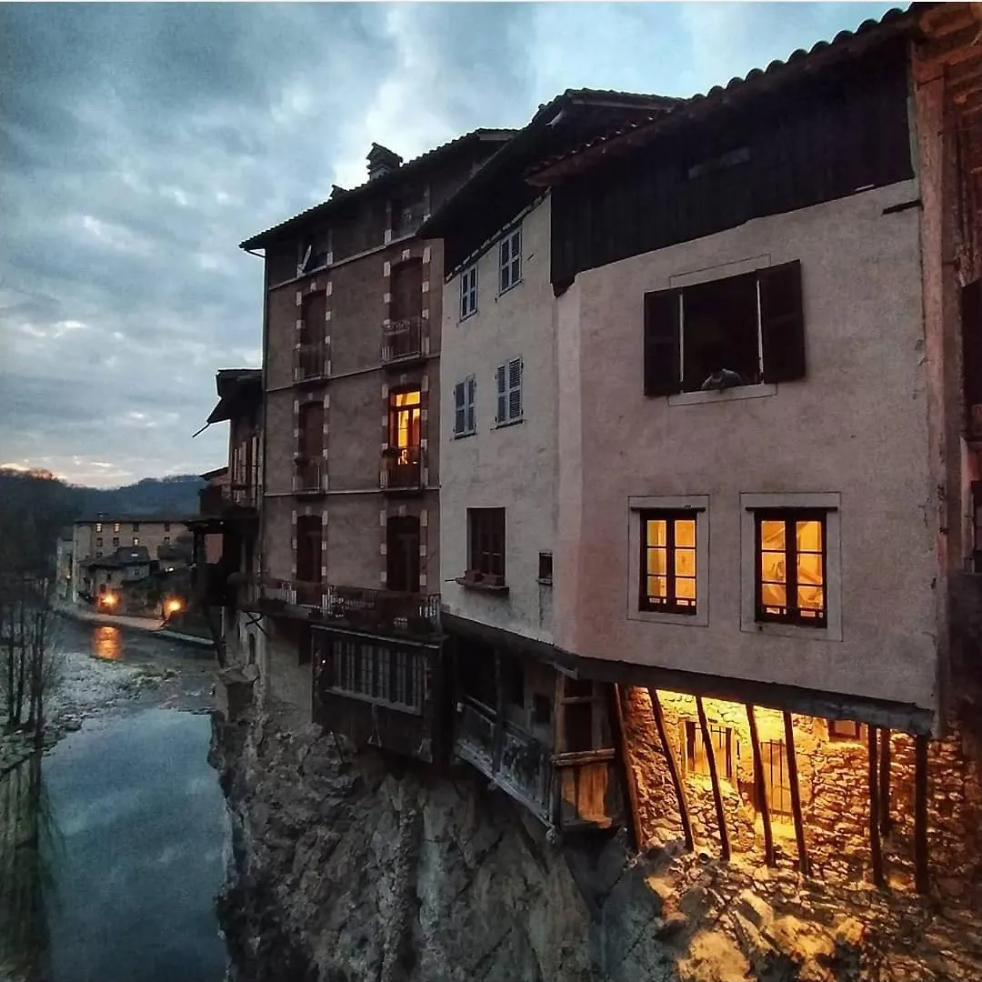 Maison Suspendue Avec Jacuzzi Privatif Pont-en-Royans